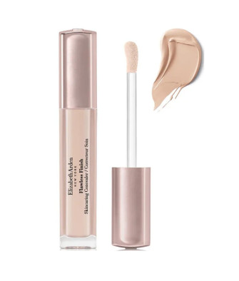 Maquillage parfait avec le correcteur Elizabeth Arden 215