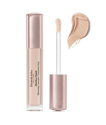 Maquillage parfait avec le correcteur Elizabeth Arden 215