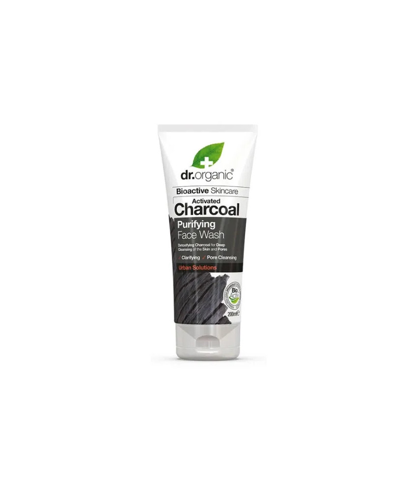 Nettoyez votre visage en profondeur avec Dr. Organic Charcoal Face Wash 200ml