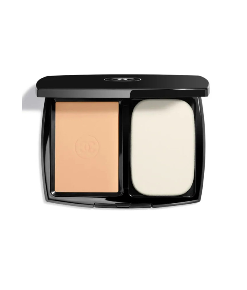 Chanel Ultra Le Teint Compact SPF15 B60: La perfection en un compact.