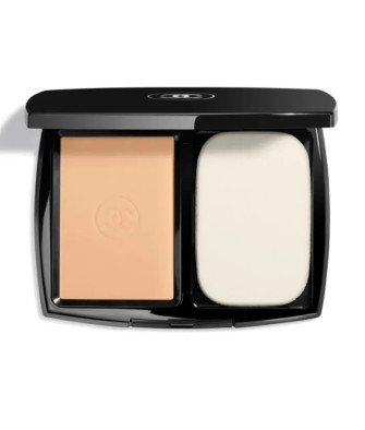 Chanel Ultra Le Teint Compact SPF15 B60: La perfection en un compact.