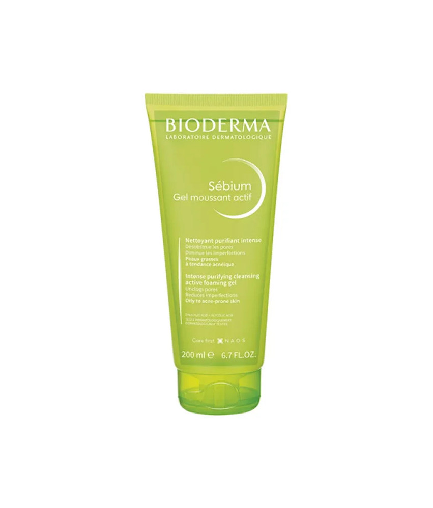 Nettoyez en profondeur avec le Gel Moussant Actif Bioderma Sébium 200ml