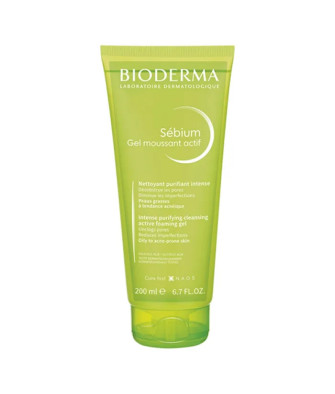 Nettoyez en profondeur avec le Gel Moussant Actif Bioderma Sébium 200ml